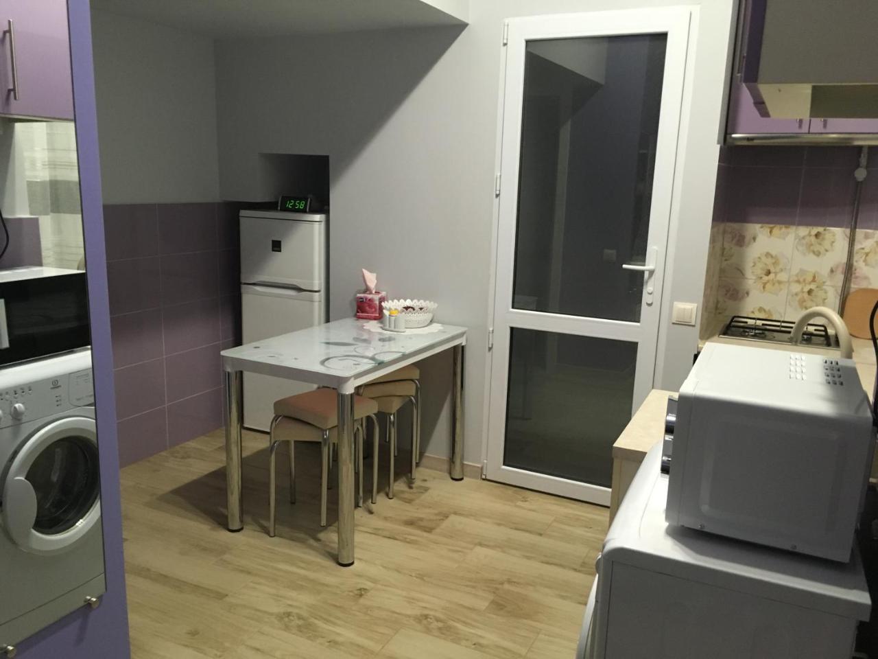 Romantik Eko Apartment Lviv Exteriör bild